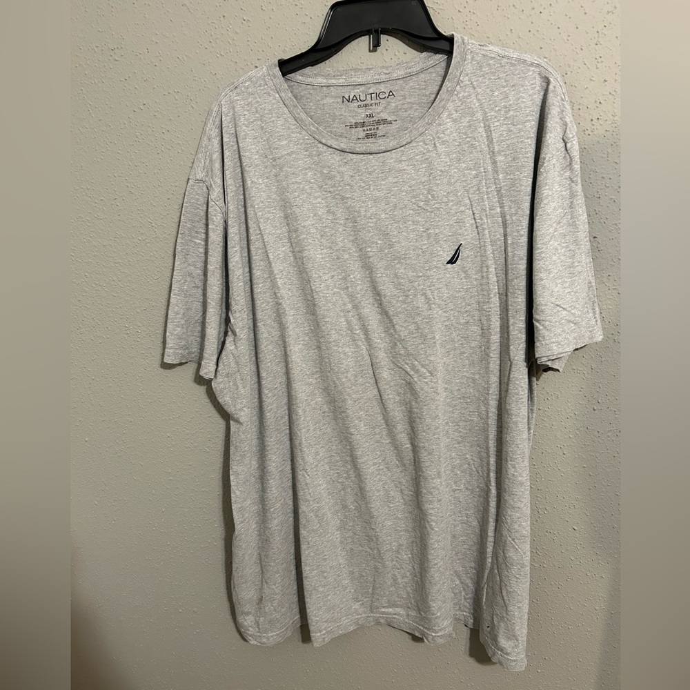 Nautica Men's Gray T-Shirt. Size 2XL.
